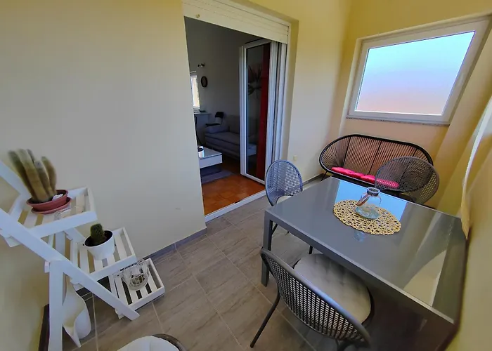 Roko, Hrvatska Lejlighed